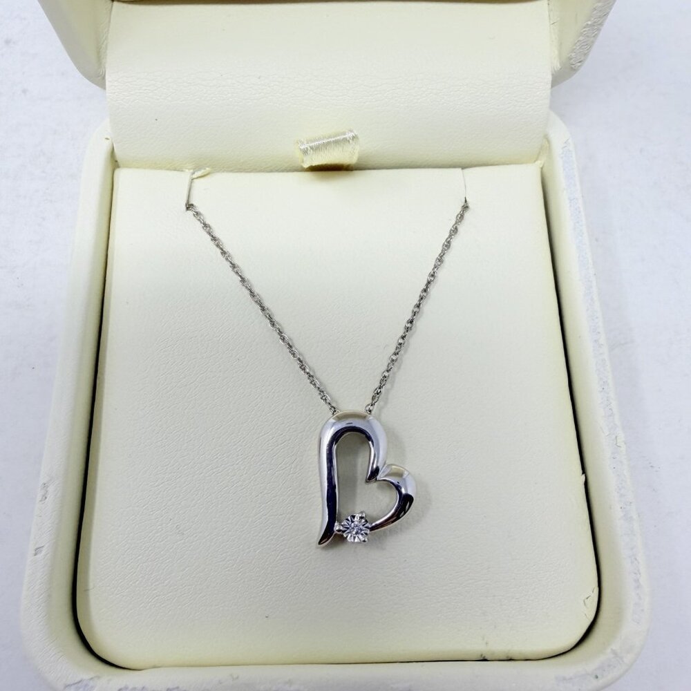 Jared Jewelers Sterling Silver Heart Pendant Necklace with 18in Chain 5344